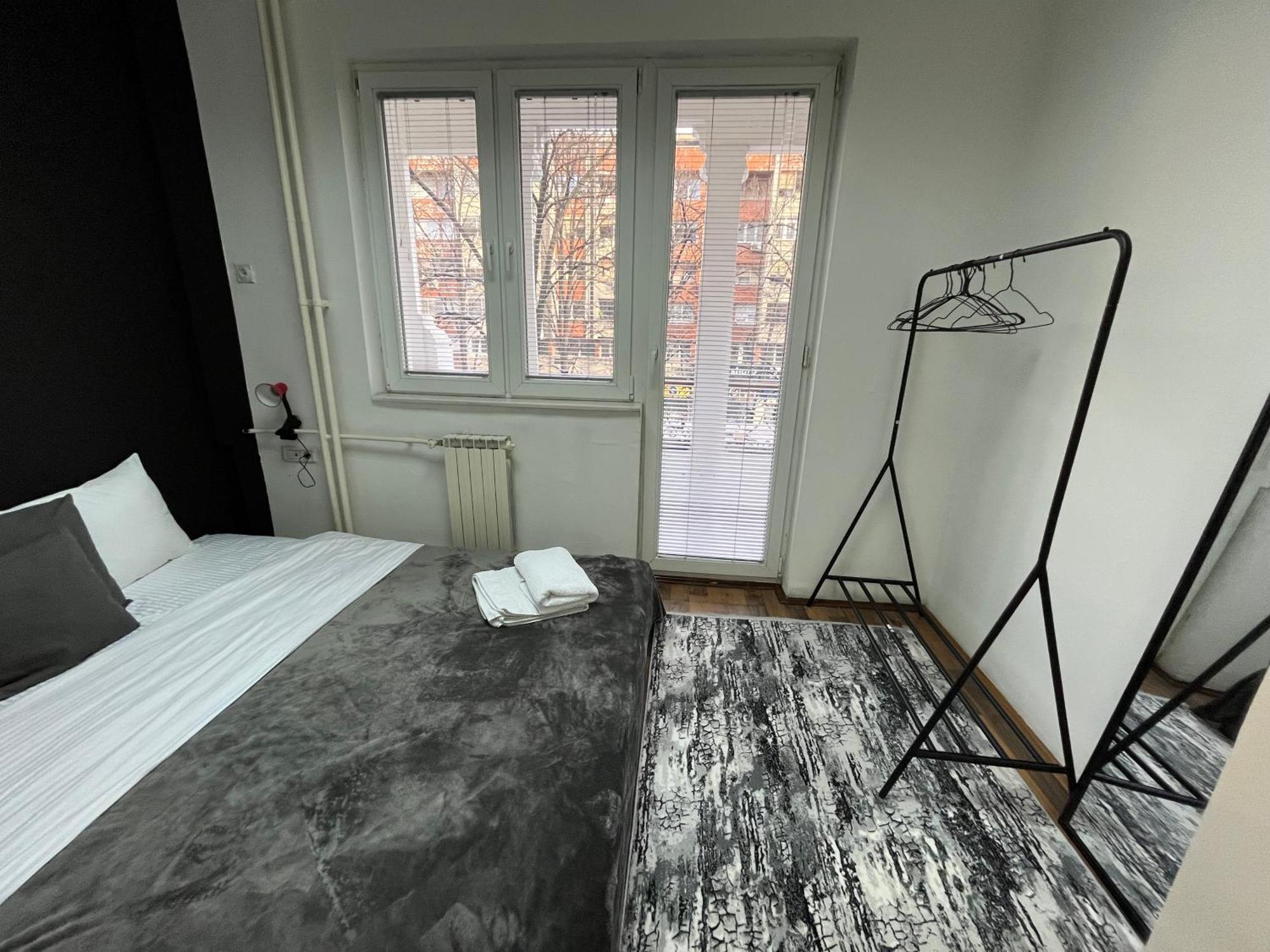 Central M - 5 Apartments Skopje Ngoại thất bức ảnh