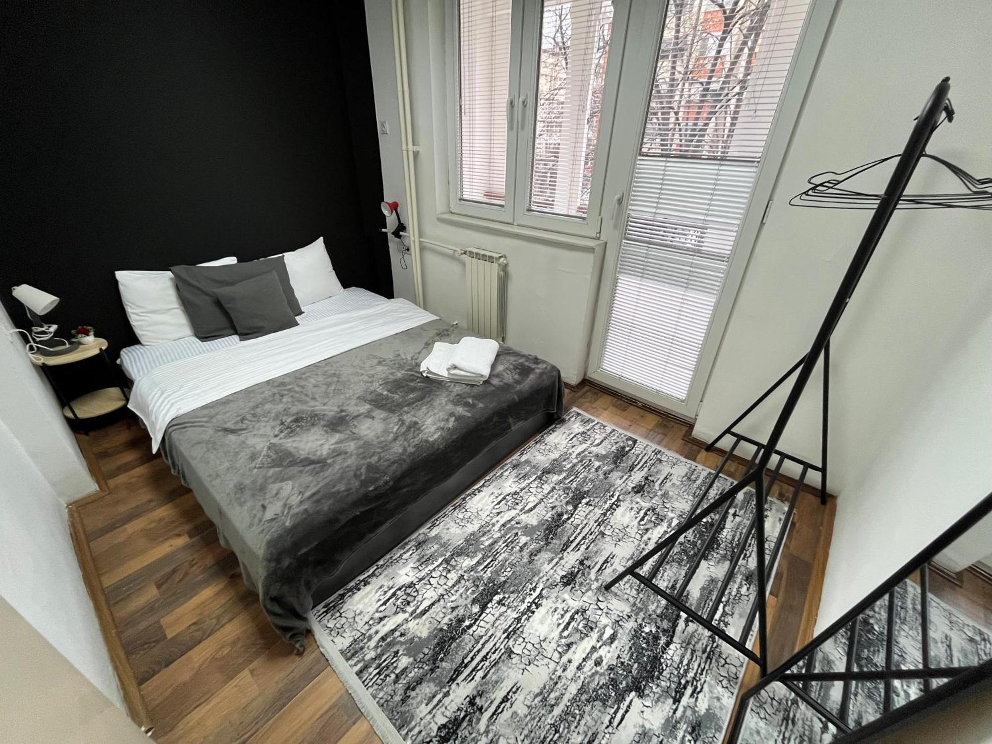 Central M - 5 Apartments Skopje Ngoại thất bức ảnh