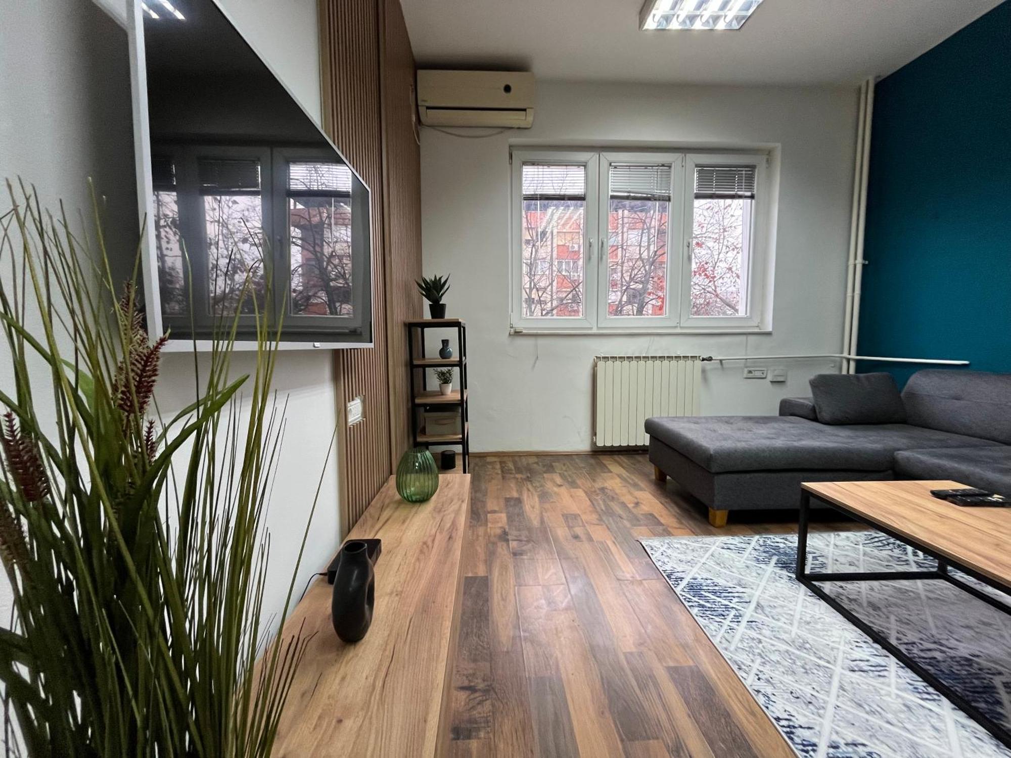 Central M - 5 Apartments Skopje Ngoại thất bức ảnh