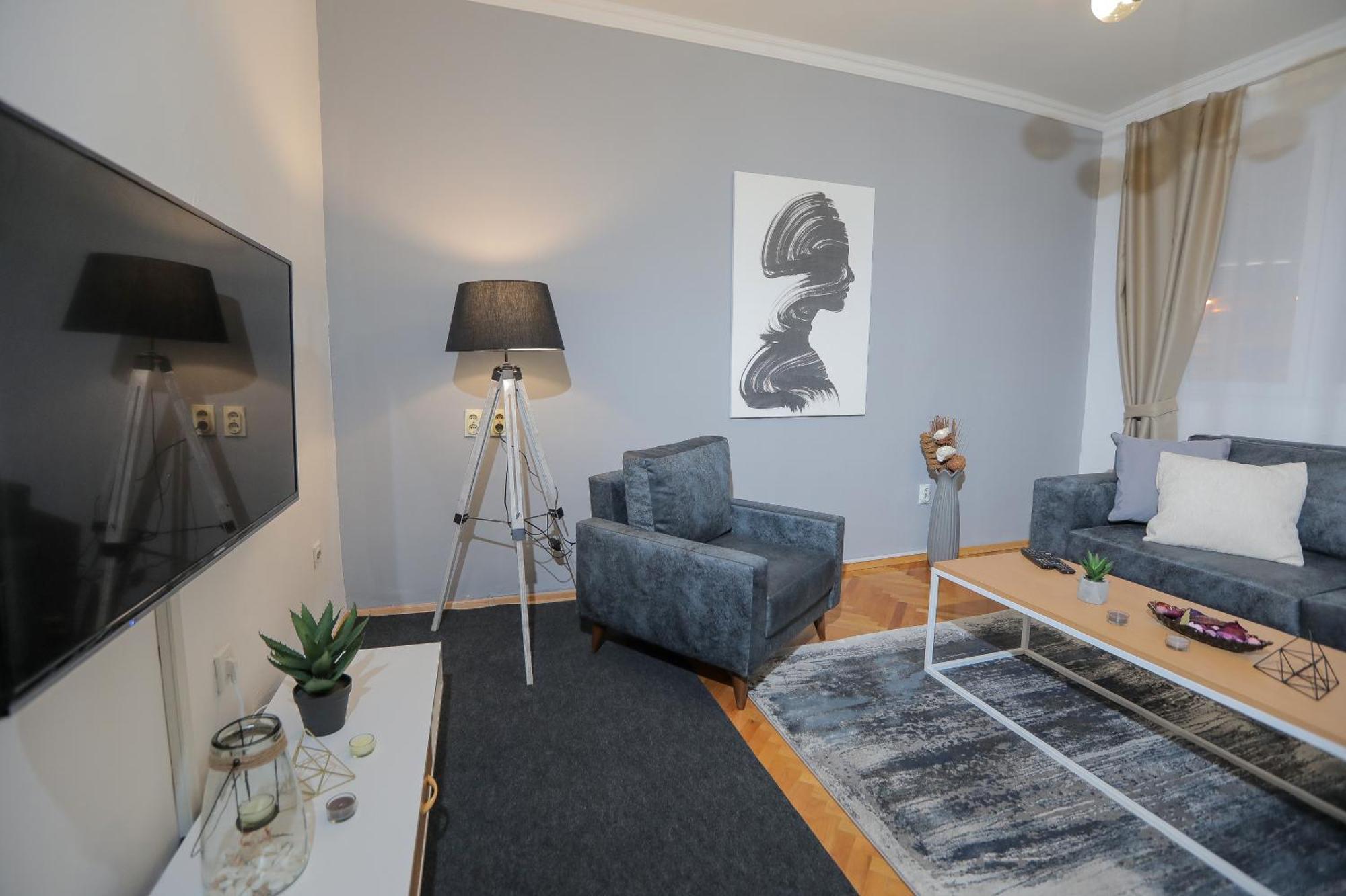 Central M - 5 Apartments Skopje Ngoại thất bức ảnh