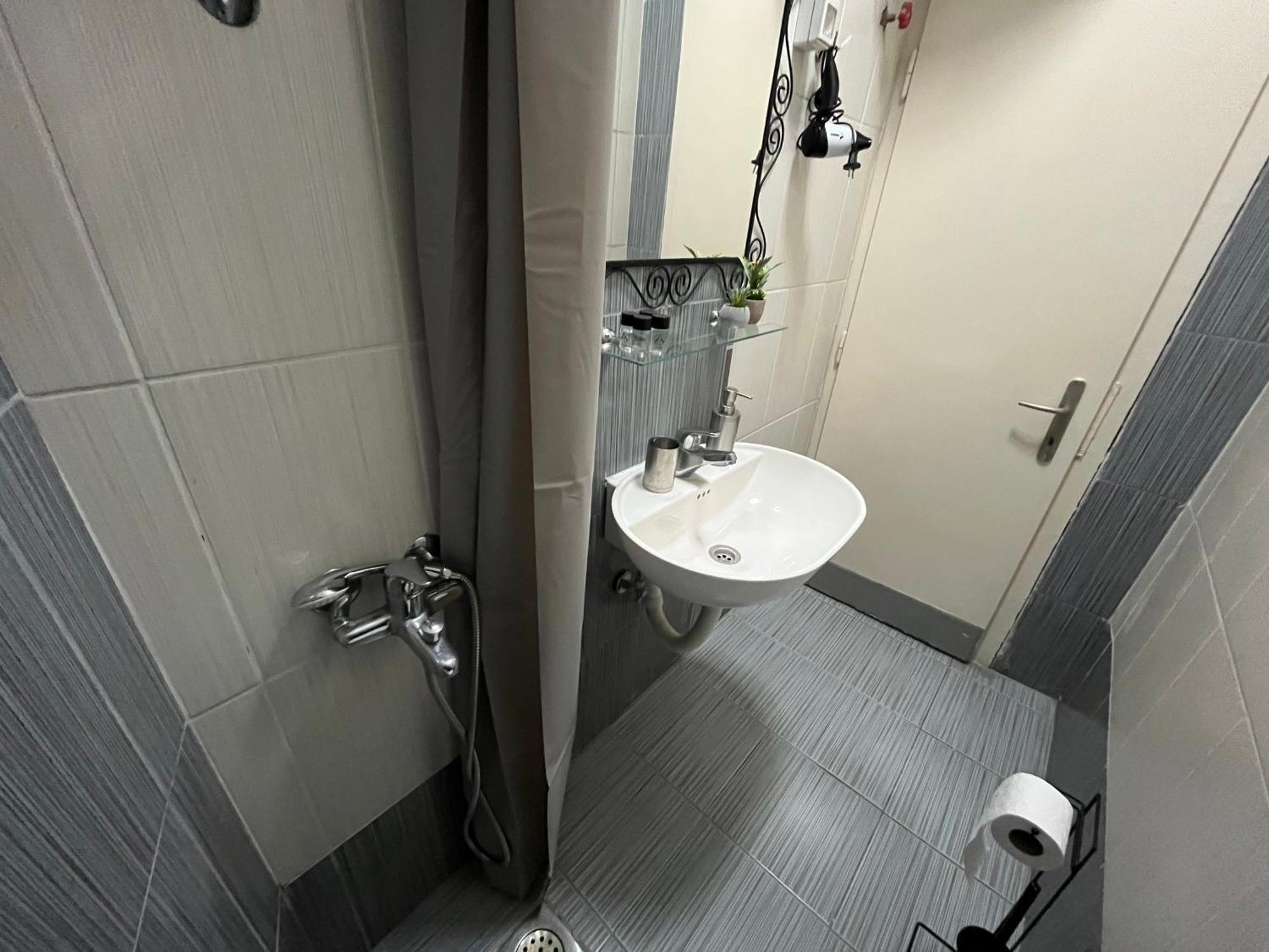 Central M - 5 Apartments Skopje Phòng bức ảnh