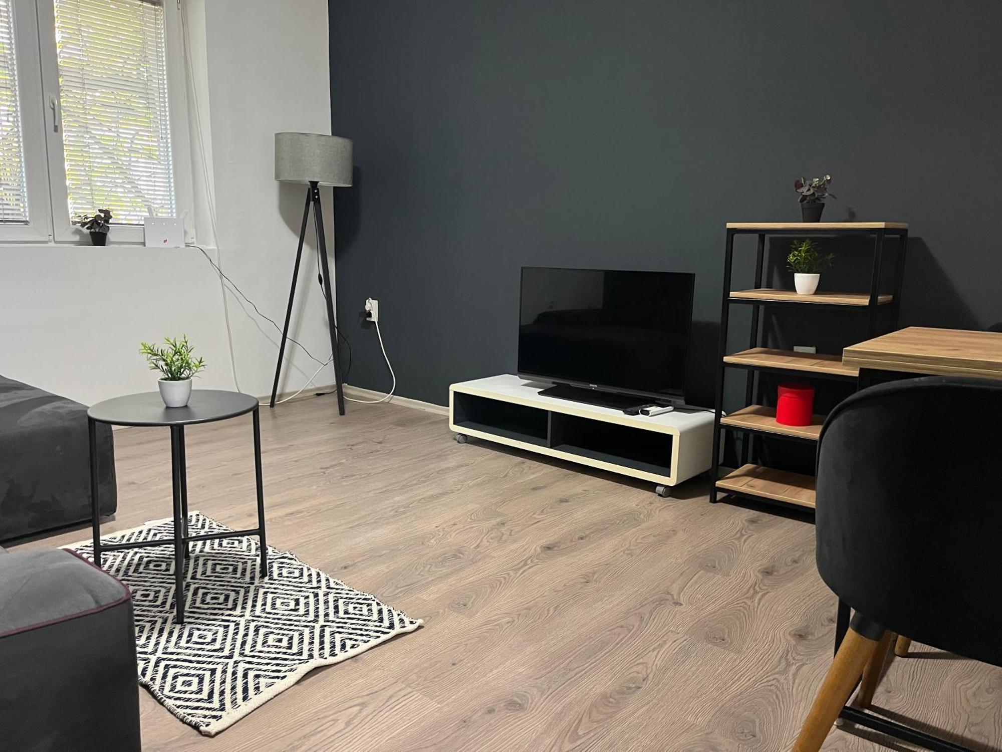 Central M - 5 Apartments Skopje Ngoại thất bức ảnh
